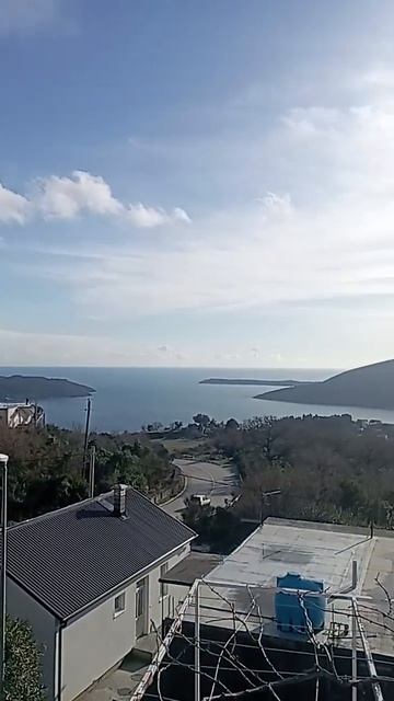 Зима в Черногории. Вид с крыши на миллион 🌅 #зимавчерн