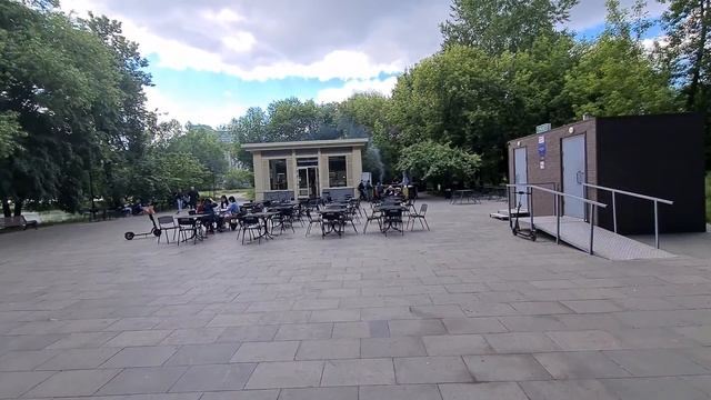 Лефортовский парк. Кафе. Бюст Петра 1. смотреть онлайн