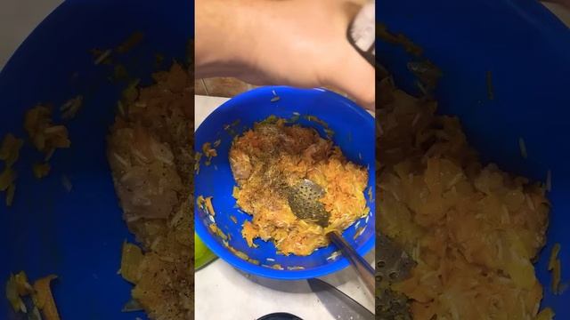 Фаршированные перцы и мясные рулетики из слоенного теста в духовке (вкуснее чем беляши) смотреть онлайн