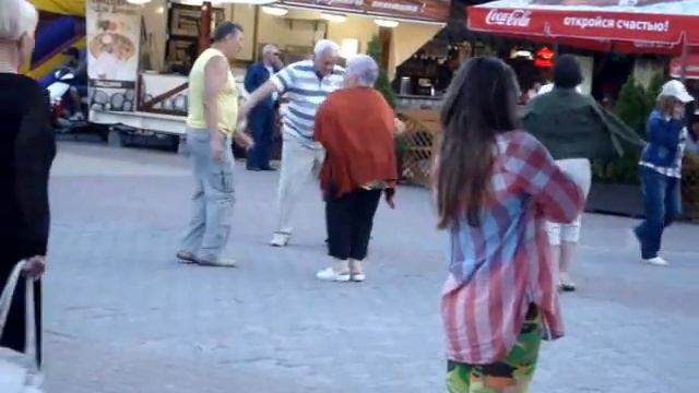 НА УЛИЦАХ ГОРОДА смотреть онлайн