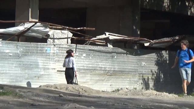 С крыши что то падает \Пранк #2/ (Бишкек)