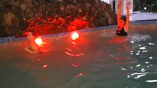 Реклама семейного отдыха (бассейн) смотреть онлайн