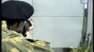 Обучение скоростной стрельбе из автомата по движущейся цели.