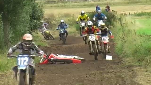 Motocross Rider Has Massive Crash смотреть онлайн