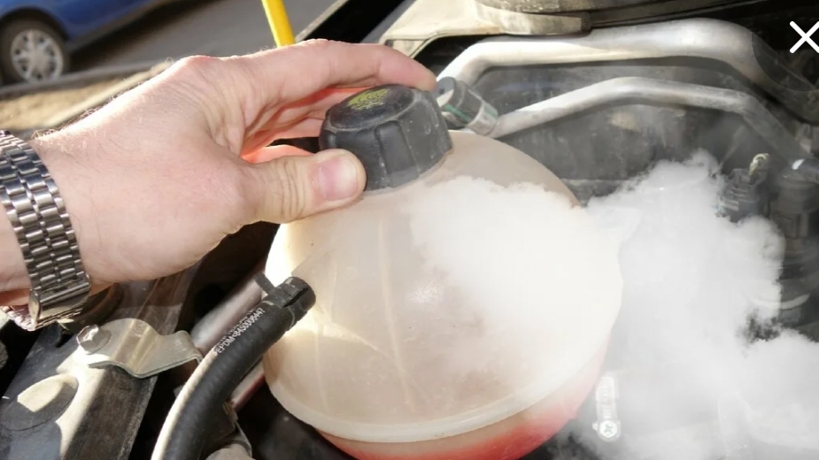 Как быстро и легко убрать воздшную пробку в системе охлаждения ВАЗ!! смотреть онлайн