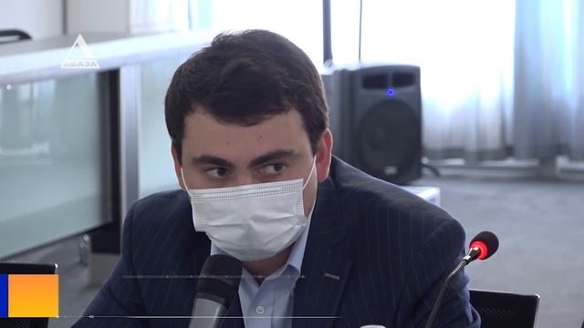 Абхазия должна стать экономически самодостаточной - тема круглого стола, прошедшего в Сухуме смотреть онлайн