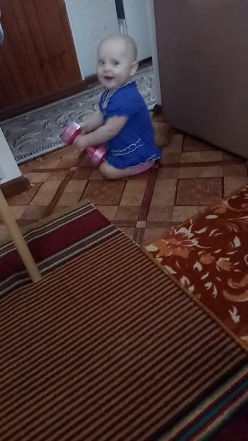 Арина тренируется смотреть онлайн