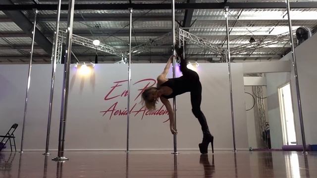 Russian Exotic Pole Dance "Namaste" смотреть онлайн