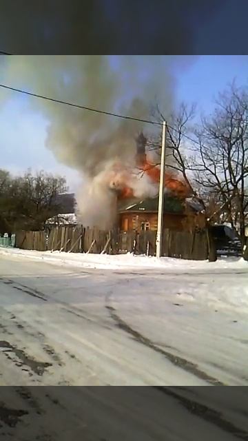 Пожар в с.Лазо горит церковь смотреть онлайн