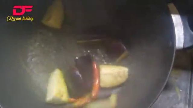 Begun Ilish er Patla Jhol(খুব সহজে বানান বেগুন ইলিশের ঝোল) смотреть онлайн