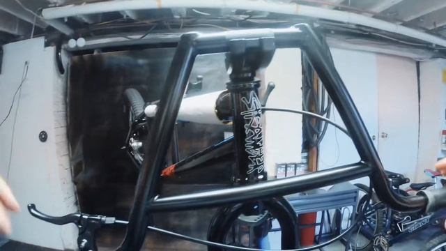 Stranger Spitfire BMX unboxing & assembling смотреть онлайн