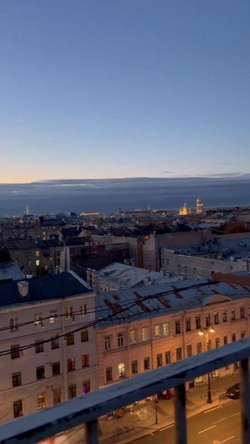 Гуляли по крышам Питера #life #traveltheworldtogether #travel #питер смотреть онлайн