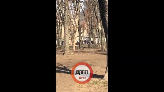 #Киев. #Пожар Бульвар Вацлава #Гавела На месте спасатели #гсчс смотреть онлайн
