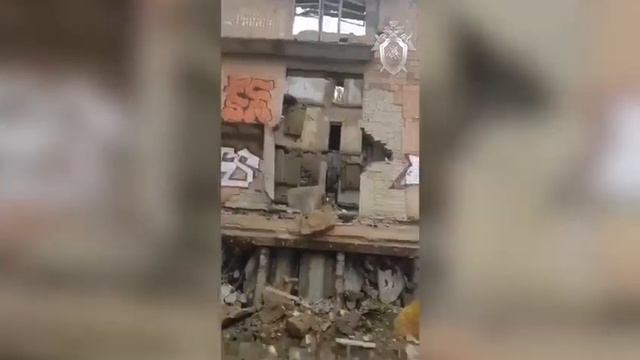 Видео с места обрушения заброшенного здания в Сергиевом Посаде смотреть онлайн
