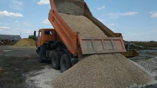 Выгрузка щебня смотреть онлайн