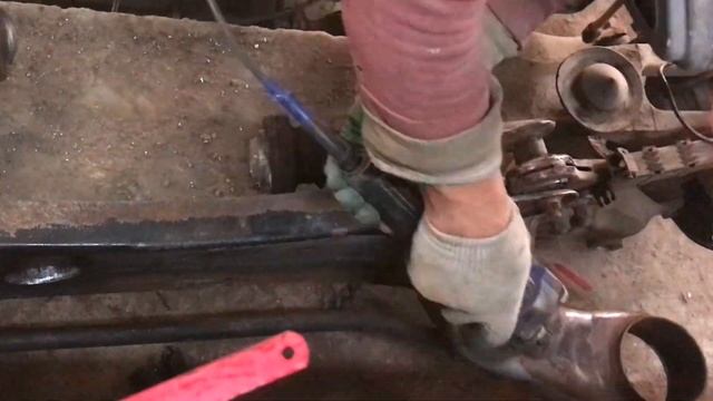 Восстанавливаю X5 E53. ВЫТАСКИВАЮ ПОДРАМНИК