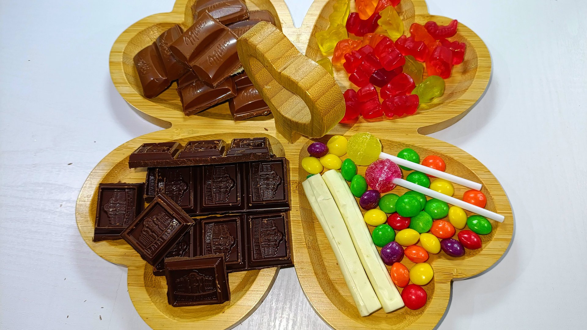 АСМР Шоколадный 🍫🍰🍩 распаковка АСМР шоколада и конфет 🧁 смотреть онлайн