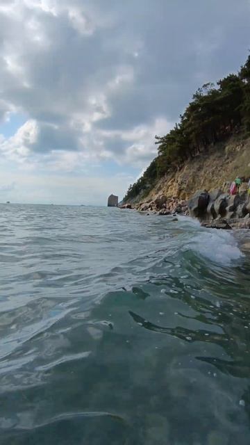 Пляж и дорога к скале Парус. Геледжик смотреть онлайн