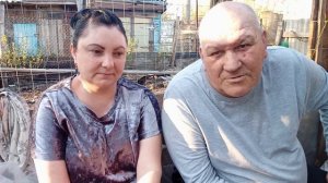 СИДИМ НА ЛАВОЧКЕ КАК ДВА ГОЛУБКА
И ОБО ВСЁМ ВСПОМИНАЕМ