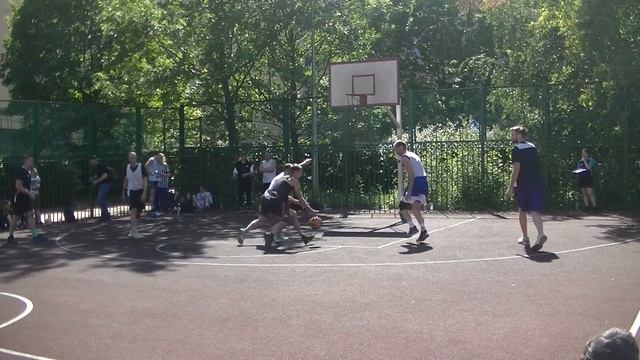 1/2 финала. Без названия & Телеги [Streetball ко Дню России 2023] смотреть онлайн