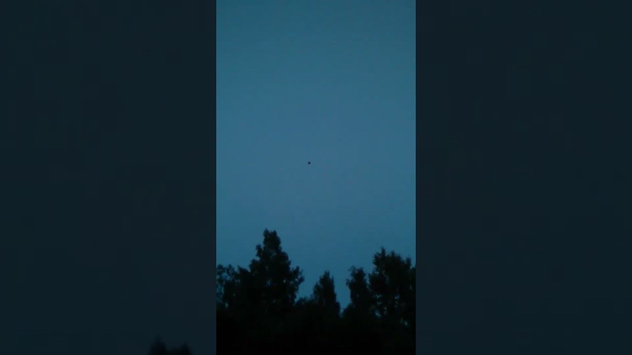 НЛО над заброшенной военной частью смотреть онлайн