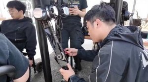 В Китае состоялся первый забег роботов и людей