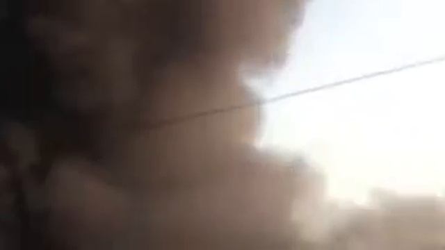 В Крыму в посёлке Красногвардейское горит нефтебаза. смотреть онлайн