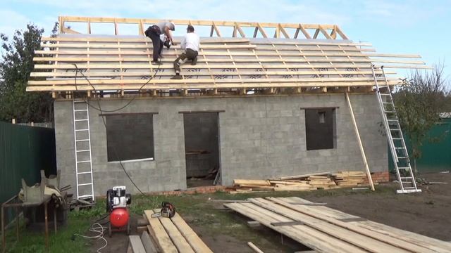 Двухскатная крыша.