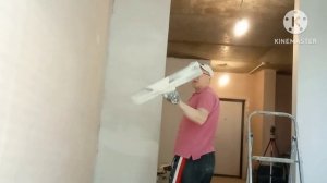 Видео урок. Как шпаклевать стену. Как держать шпатель. Урок от ВЛАДИМИР МАСТЕР. г. Омск.