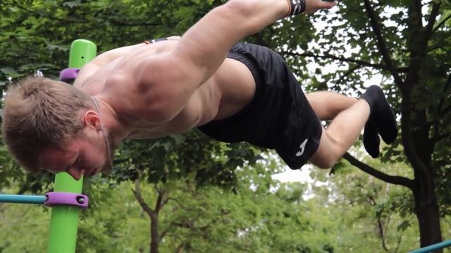 Земзюлин Сергей (лучшие моменты в ВОРКАУТЕ 2022) смотреть онлайн