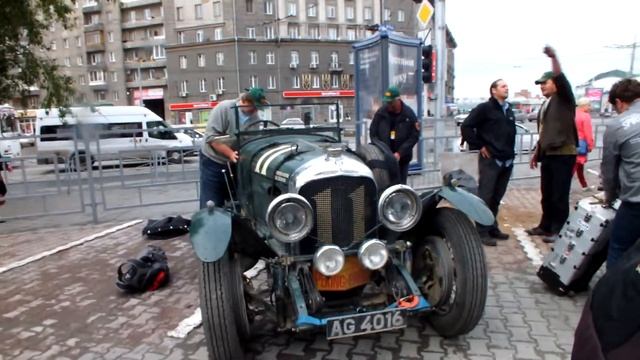 Ралли Пекин-Париж 2013 (The 5th Peking to Paris Motor Challenge 2013) в Новосибирске. Часть 65 смотреть онлайн