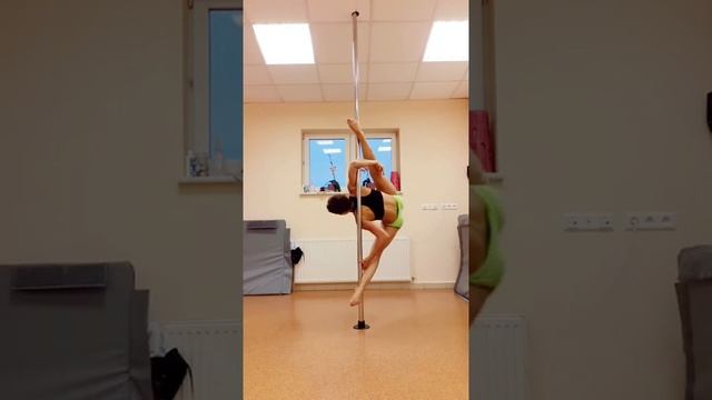 How to get into Spatchcock// Crossbow// Pole Dance// Tutorial смотреть онлайн