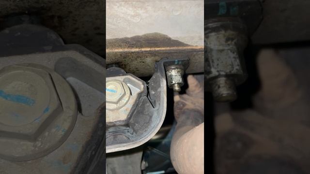 Гранта спорт не докрученная шпилька крепления коробк? смотреть онлайн