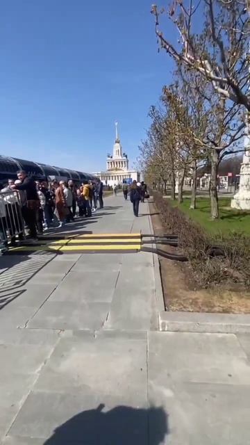 7-е место в Москве. ВДНХ😊 #путешествия #москва #вднх #парк #аттракционы #космос #отель смотреть онлайн