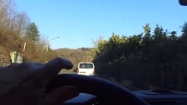 Обычная дорога в глубинке Тосканы, Италия смотреть онлайн