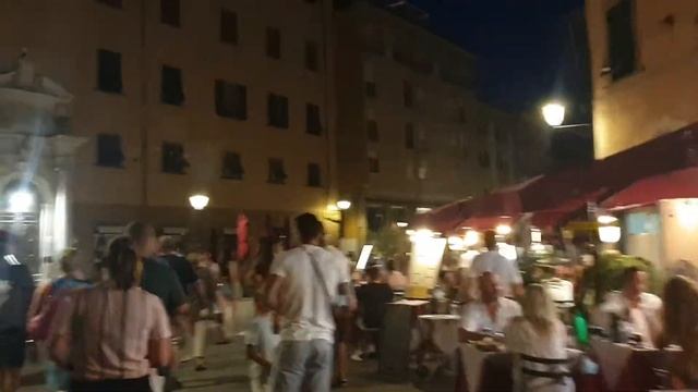 Прогулка вокруг Пизанской башни смотреть онлайн