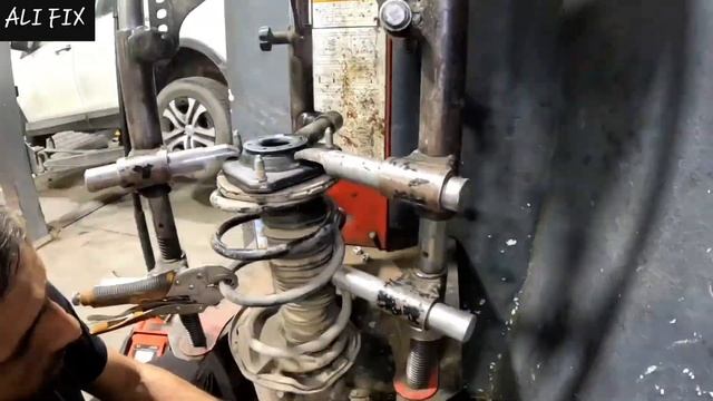 замена опоры стойки ... Toyota Rav4 2013-2018