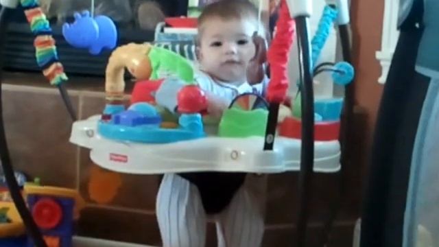 baby bounces to the music смотреть онлайн