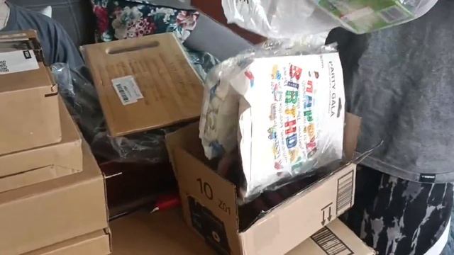 Дорогие находки, лучше чем мы ожидали! Не пожалели, что купили этот палет! Распаковка посылок смотреть онлайн
