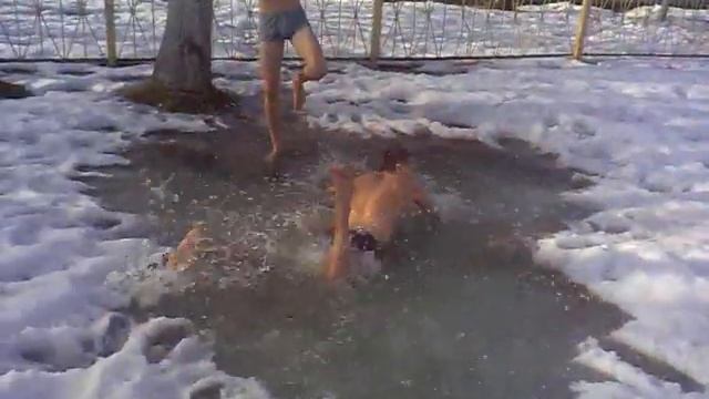 Купальный сезон ..март 2012))).mp4 смотреть онлайн