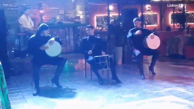 Вардане/Шоу в кафе/Отпуск продолжается смотреть онлайн