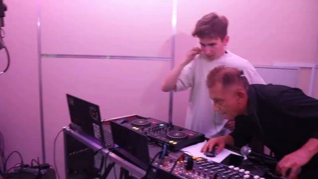 Диско 90х смотреть онлайн