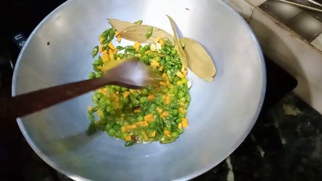 Veg Fried Rice Recipe In Bengali Style || смотреть онлайн