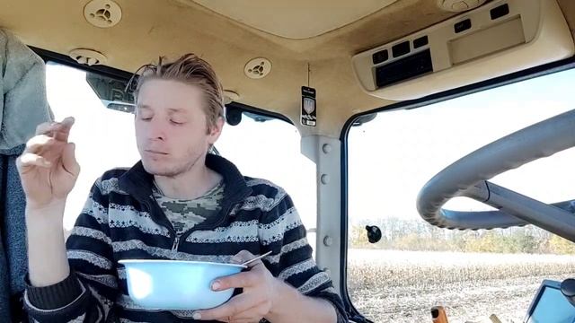 Обед в поле #johndeere #тракторист