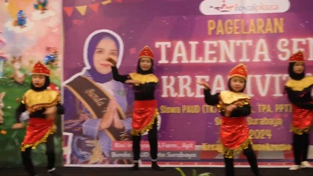 Penampilan Talenta Seni Kelas 1 Dan 2 - Tari Dongklak MI Raden Rahmat Wonokromo