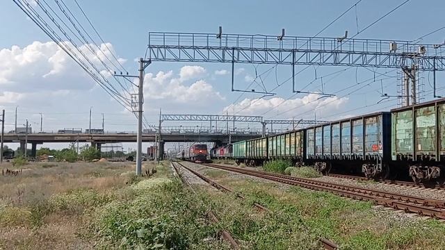 ТЭП70-0331 с пассажирским поездом №219 Новороссийск - Волгоград - Астрахань и приветливой бригадой смотреть онлайн