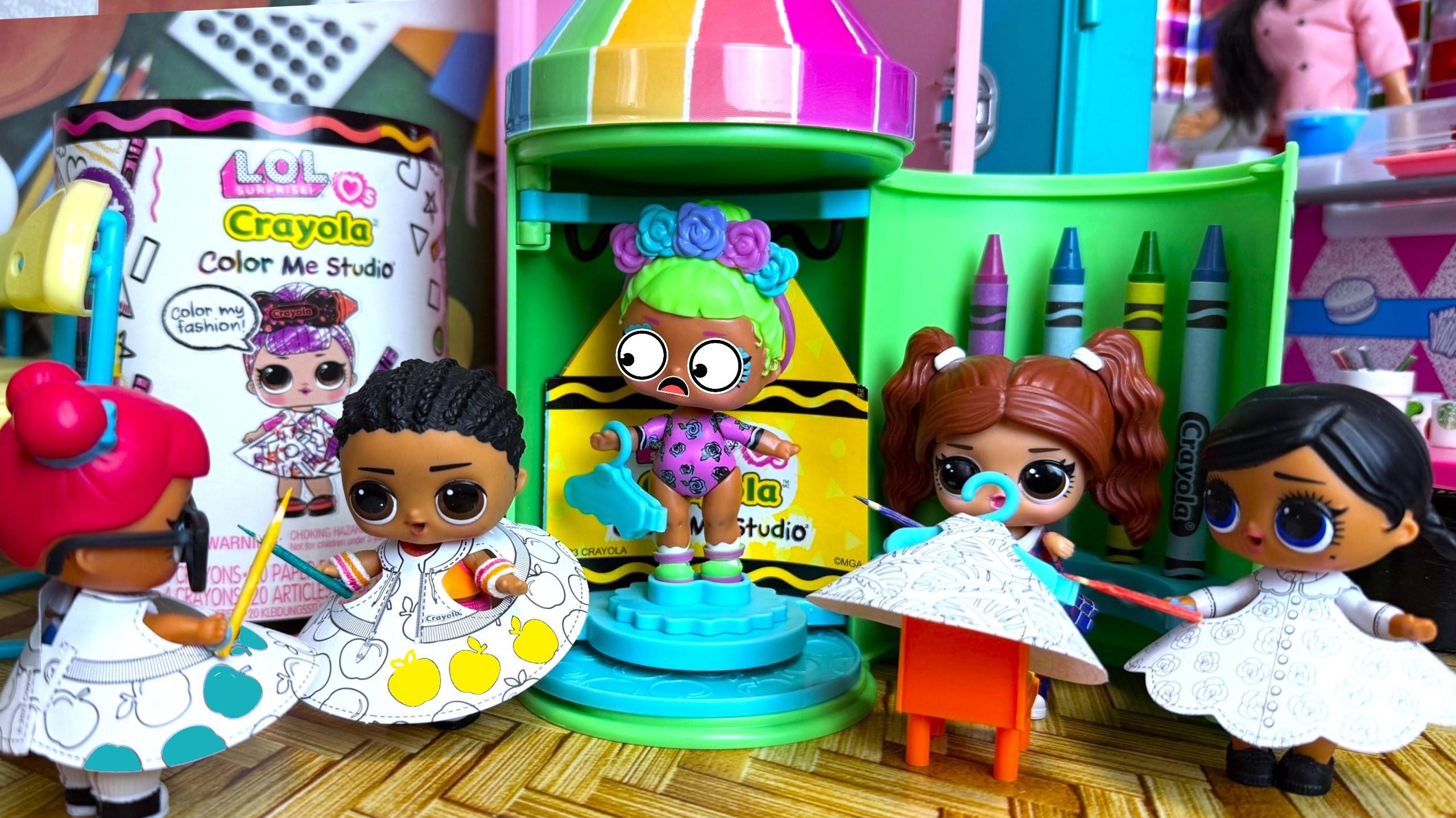 НАРИСУЙ ДРУГУ ПЛАТЬЕ😂 ХИТРАЯ УЧИТЕЛЬНИЦА веселая ШКОЛА куклыLOL CRAYOLA сюрприз мультики ДАРИНЕЛКА смотреть онлайн