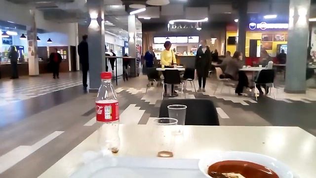 В кафе.Мегамолл смотреть онлайн
