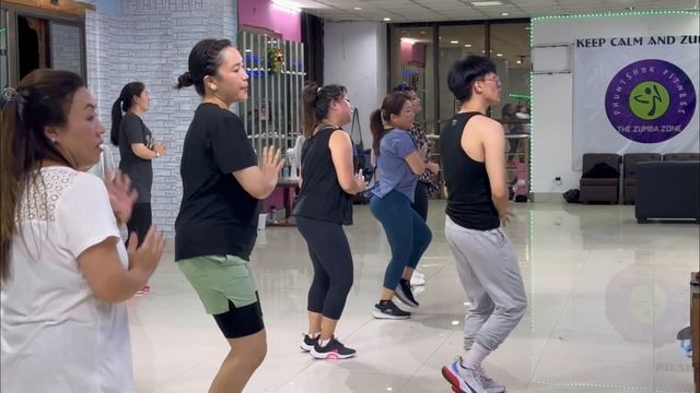 OH LALA RE song zumba dance by Phuntshok Fitness Zumba