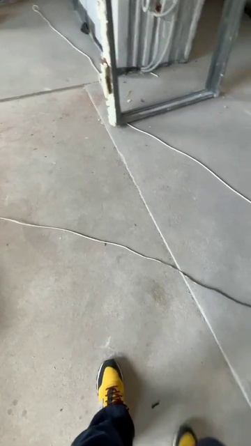 Вас бесят порожки в квартире? Как сделать, чтобы их не было? Ответ на видео смотреть онлайн